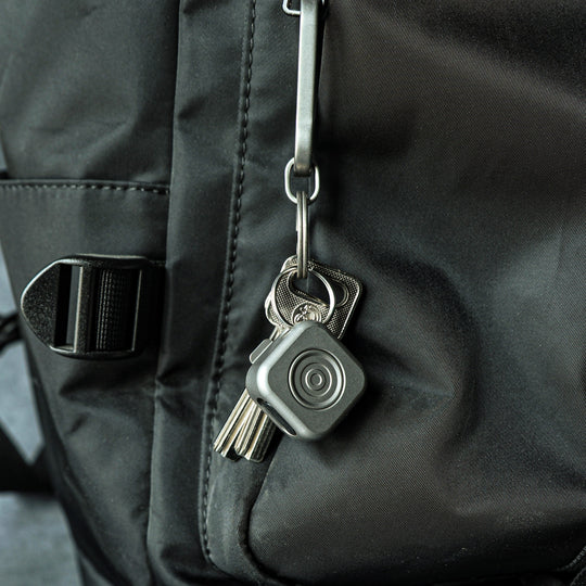 MagCoin: Titanium Magnetic Quick-Release Micro Flashlight