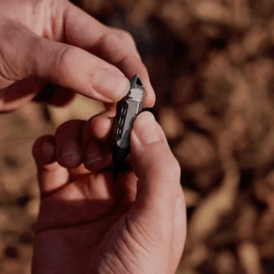 Dark Fire 2.0 – Titanium Multitool Keychain Lantern