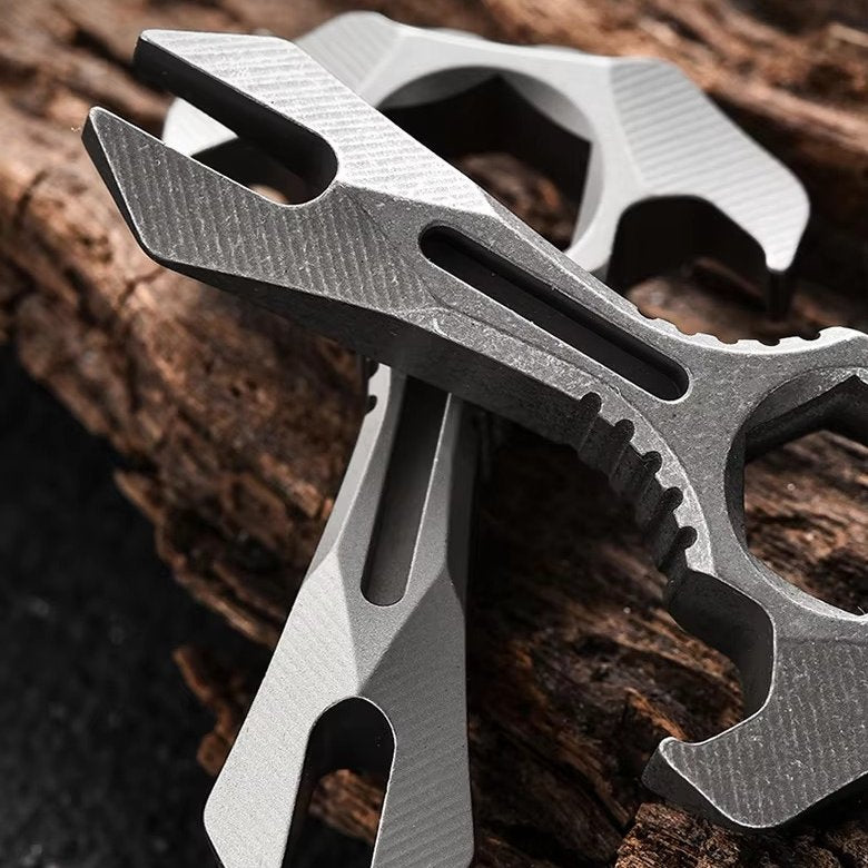 The Ironclad:Titanium EDC Knuckle-Style Utility Multi-Tool