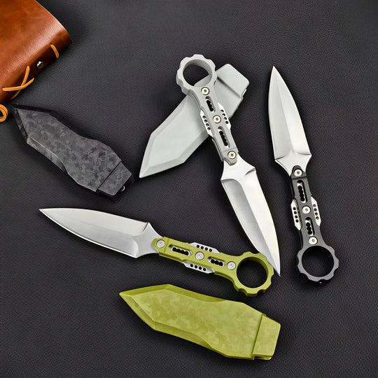 The Rovik:Fixed Blade Carbon Fiber Knuckle Ring Knife