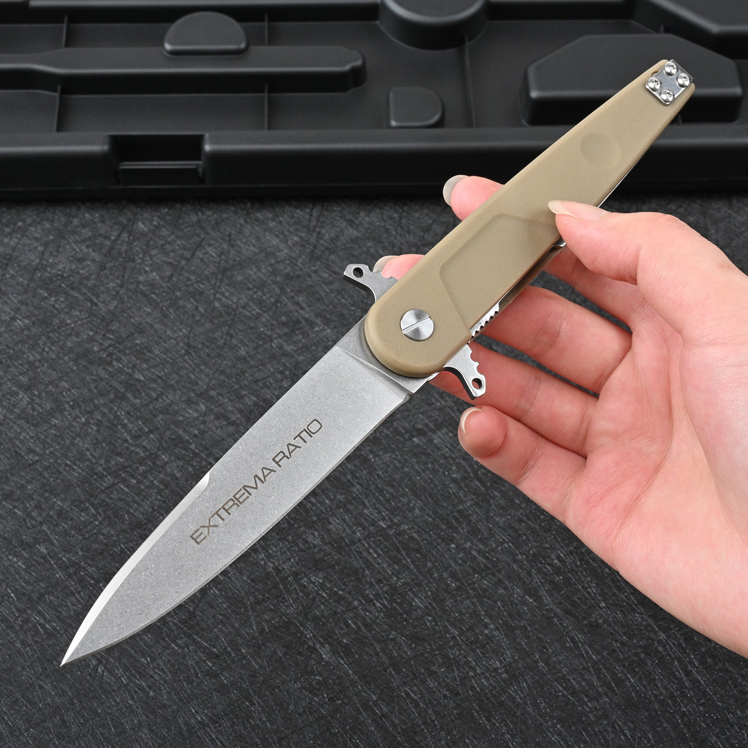 Pocket Lightning: Hawk-Sharp Reliable Folding EDC Knife
