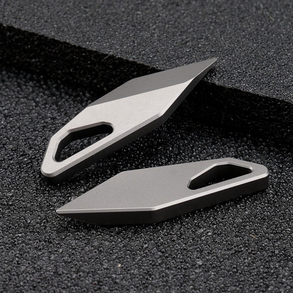 The Titan Fang:TC4 Titanium EDC Pry Bar & Screwdriver