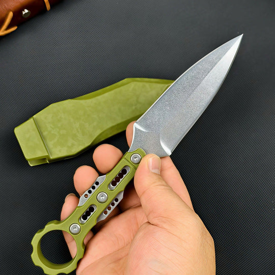 The Rovik:Fixed Blade Carbon Fiber Knuckle Ring Knife