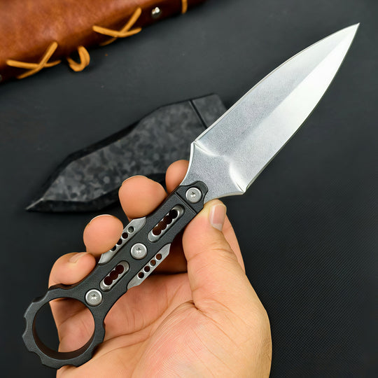 The Rovik:Fixed Blade Carbon Fiber Knuckle Ring Knife