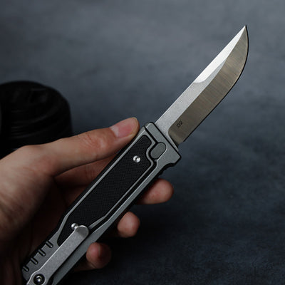 The ThornRazor: Aluminum alloy Knife with Unique Opening