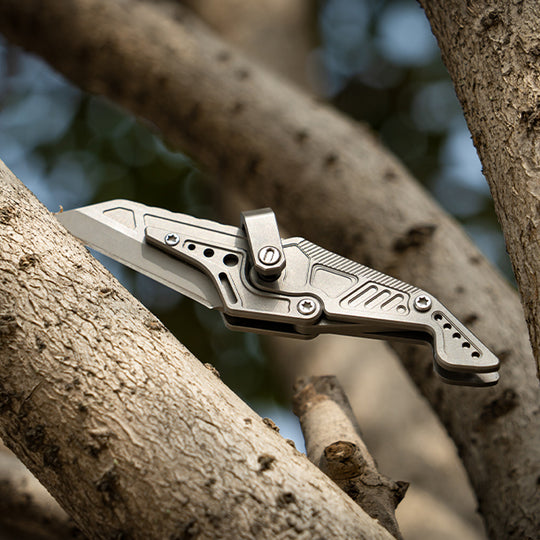 LINKFIN: A Compact Sliding-Link Knife for Everyday Use