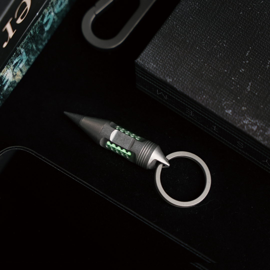 Wolf Fang 2.0- Titanium Keychain Lantern & Pen & Screwdriver