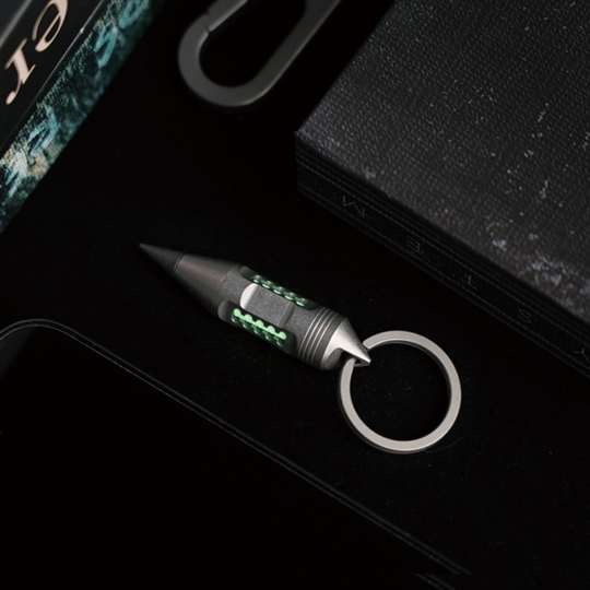 Wolf Fang 2.0- Titanium Keychain Lantern & Pen & Screwdriver