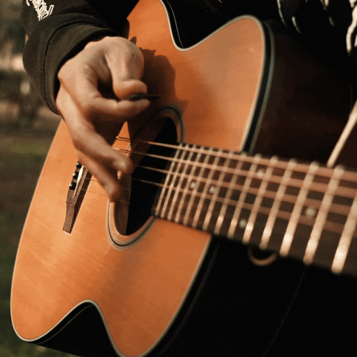 ResoTi | Titanium Guitar Pick with Sweat-Activated Grip