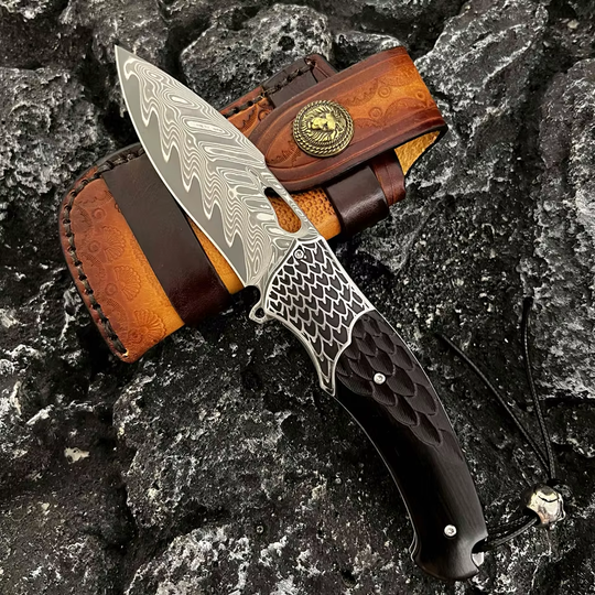 SaharaRaptor – Japanese Damascus Steel Knife
