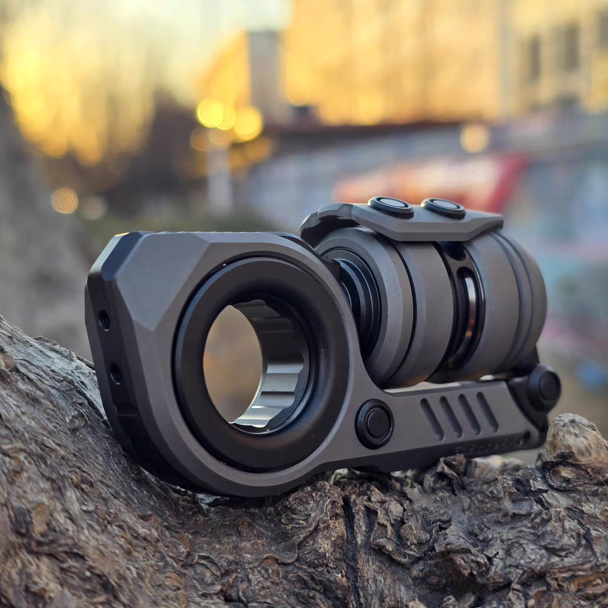 Sinian：Titanium Fidget Toy