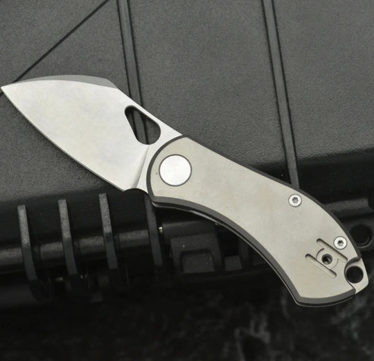 NEOSWIPE: Aluminium-Titanium EDC Pocket Knife