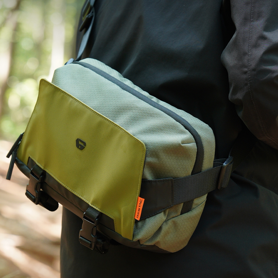 The Kavreno:Outdoor Waterproof Camera Portable Multi-Functional Bag