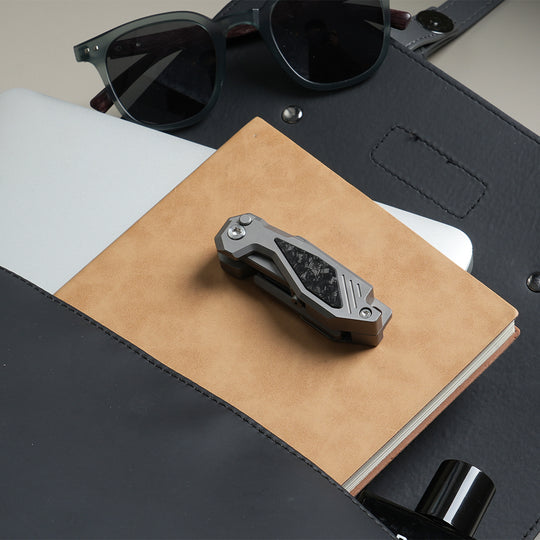 FoldRazor: A Titanium Folding Razor Inspired by EDC Tool