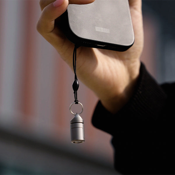 LUMIX Nano Ti— A 100-Lumen Titanium Micro Flashlight