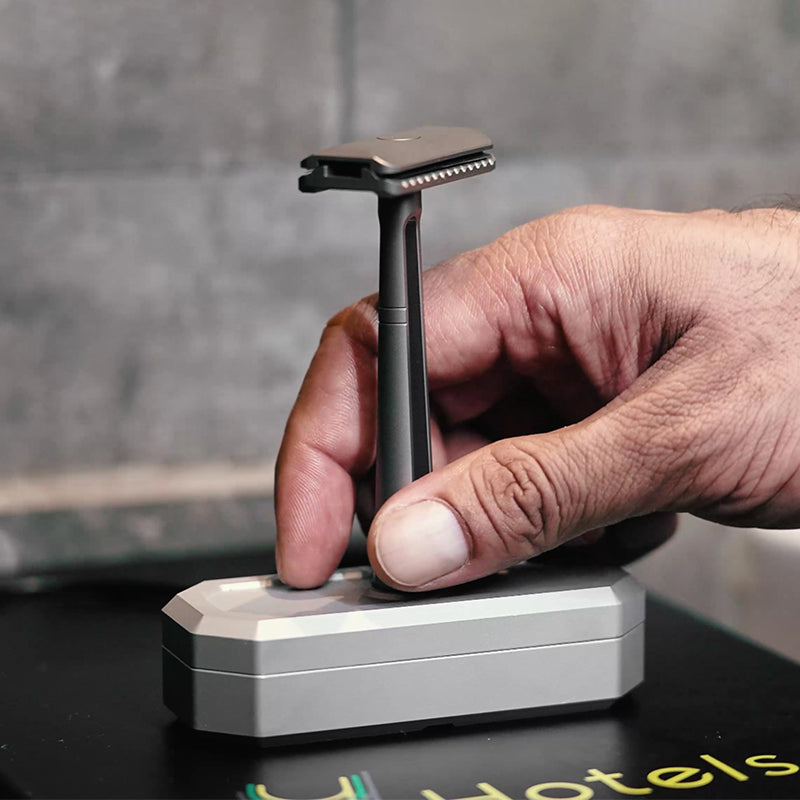 Titanium ModuRazor - Lightweight, Collapsible Razor for Portable Shavi ...