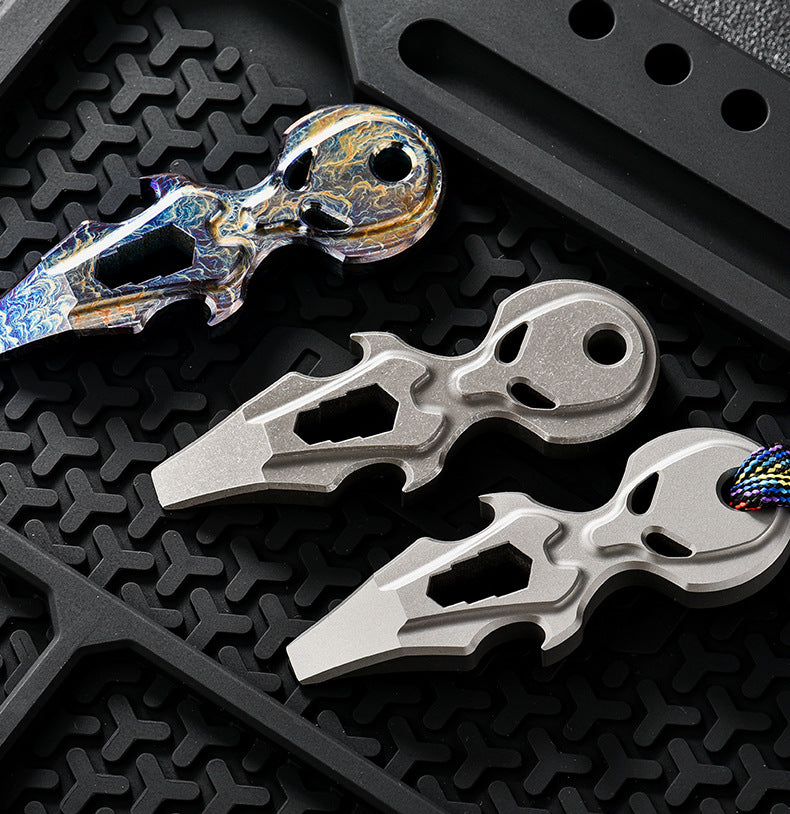 Titalien Alien – Titanium EDC Multi-Tool Pry Bar