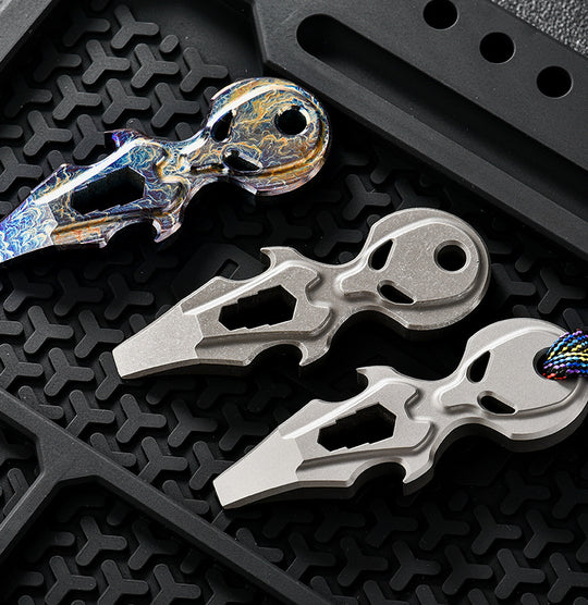 Titalien Alien – Titanium EDC Multi-Tool Pry Bar