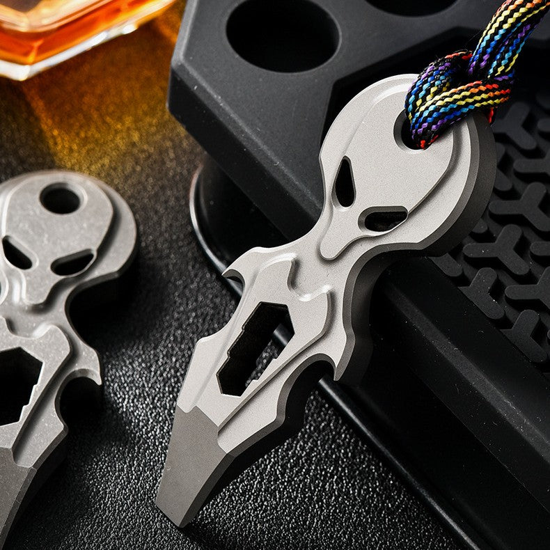 Titalien Alien – Titanium EDC Multi-Tool Pry Bar