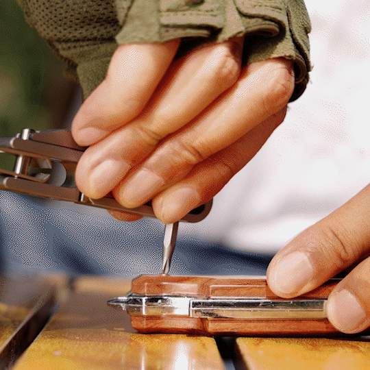 K-Smart 4.0 - Titanium Quick-Release Keychain Reinvented
