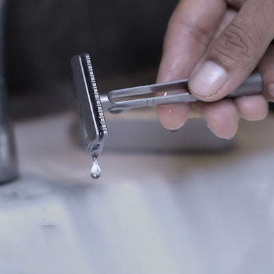 Titanium ModuRazor - Lightweight, Collapsible Razor for Portable Shaving