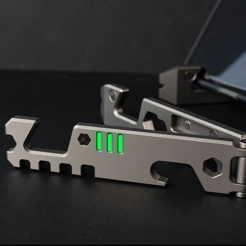 AceStand: Titanium Foldable EDC Phone Stand