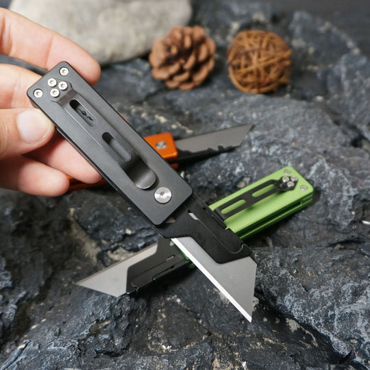 FlipClaw Blade : Magnetic Replaceable Blade Folding Utility Knife