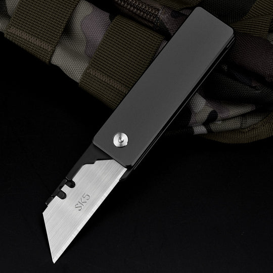 FlipClaw Blade : Magnetic Replaceable Blade Folding Utility Knife