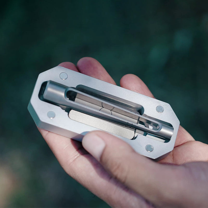 Titanium ModuRazor - Lightweight, Collapsible Razor for Portable Shaving