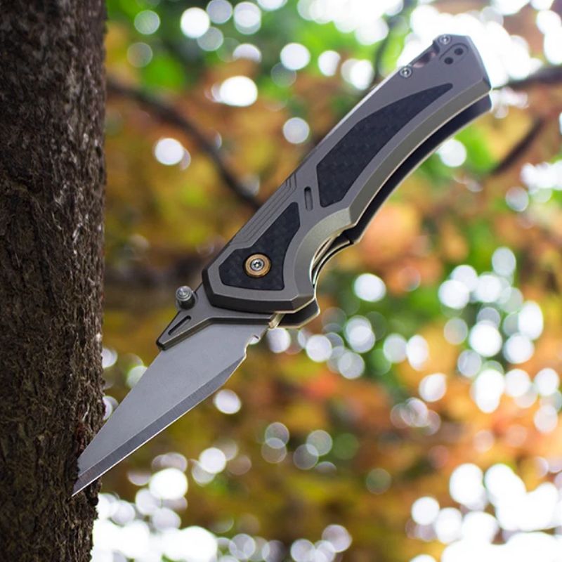 The Thunder: Titanium Utility Knife with Replaceable Blade