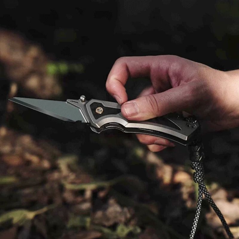 The Thunder: Titanium Utility Knife with Replaceable Blade