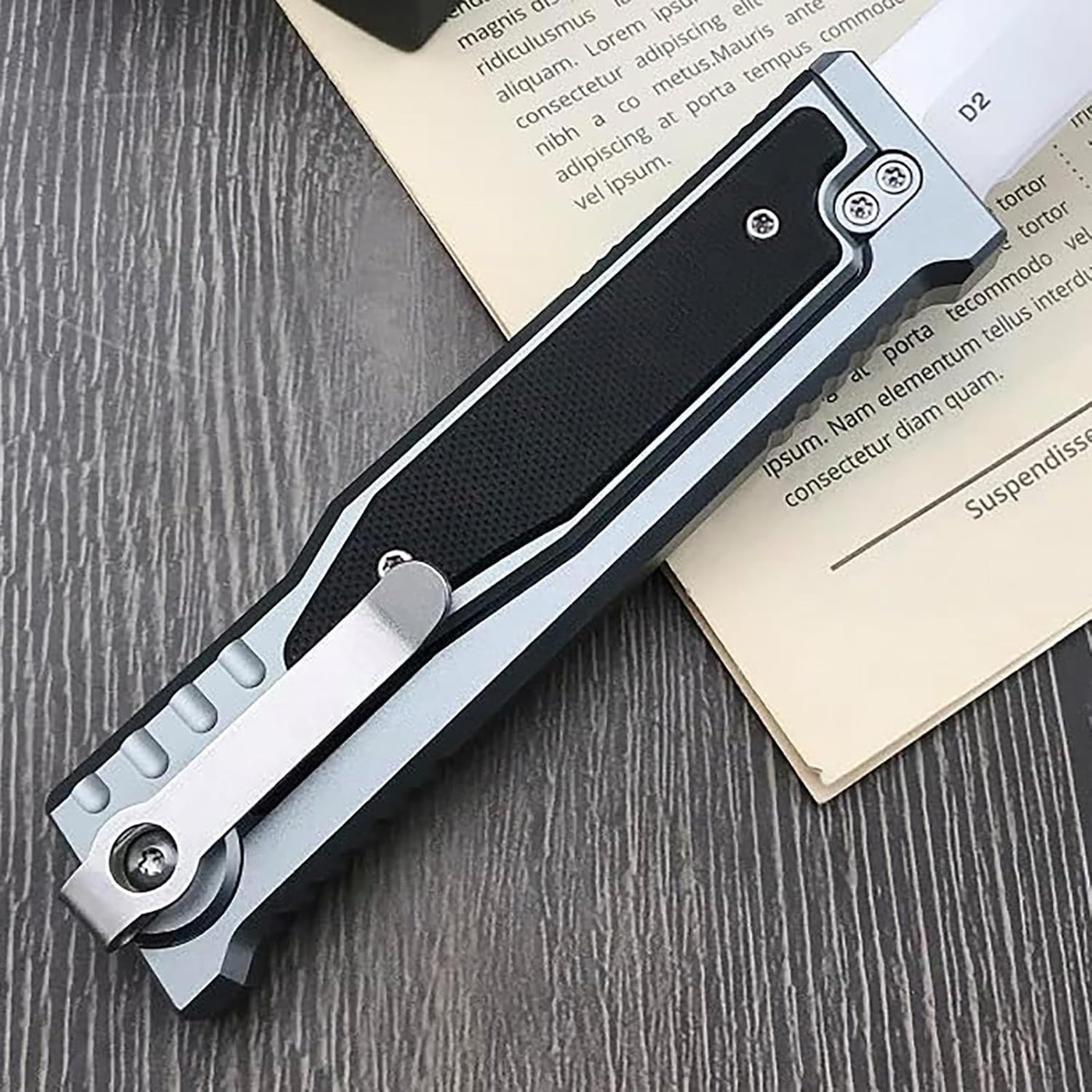 The ThornRazor: Aluminum alloy Knife with Unique Opening