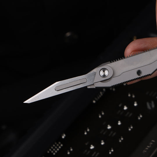 KeyMaster 2.0 - 18-in-1 Titanium EDC Multi-functional Tool