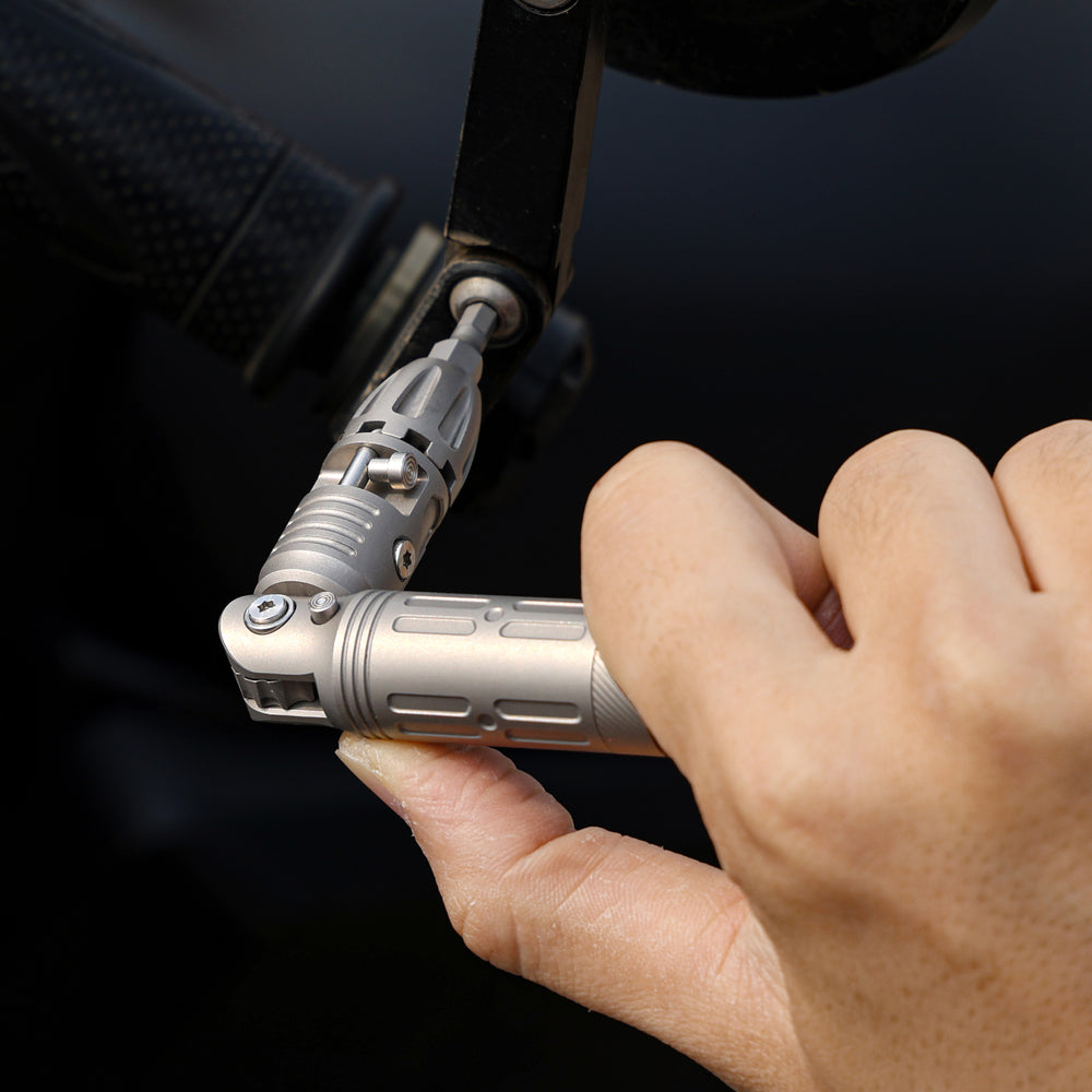 Arcos Driver：4-Angle Foldable Titanium Ratchet Screwdriver