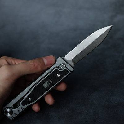 The ThornRazor: Aluminum alloy Knife with Unique Opening