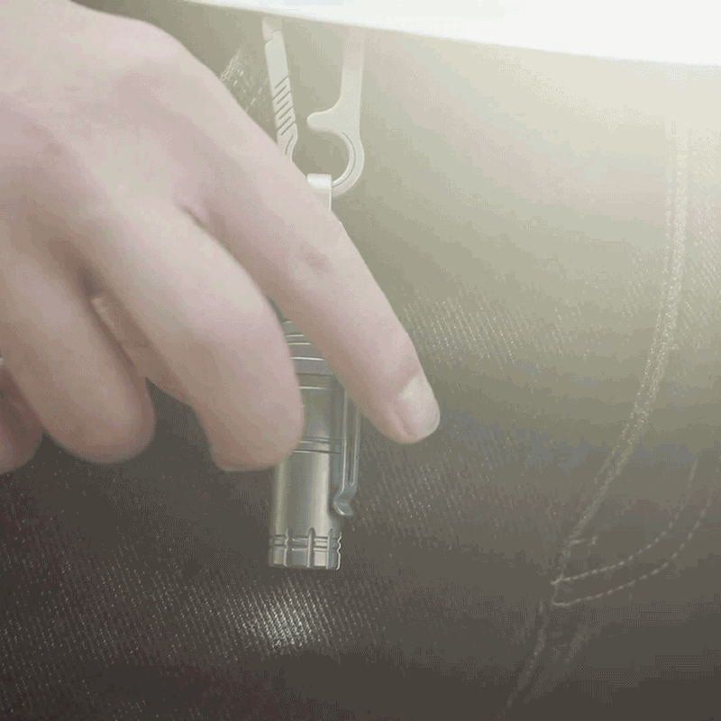 Der Wegfinder: Wiederaufladbare Taschenlampe aus Titan