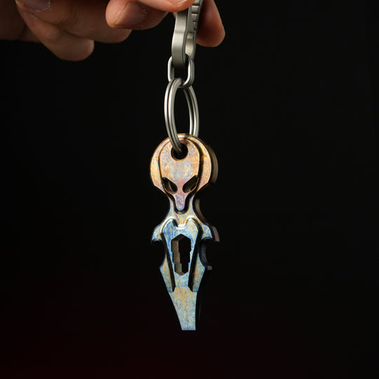 Titalien Alien – Titanium EDC Multi-Tool Pry Bar