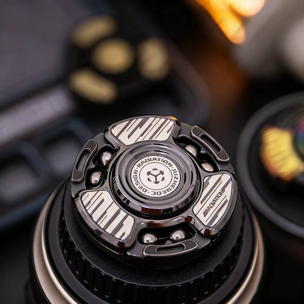 RadiCore：Titanium Alloy EDC Spinner Fidget Toy