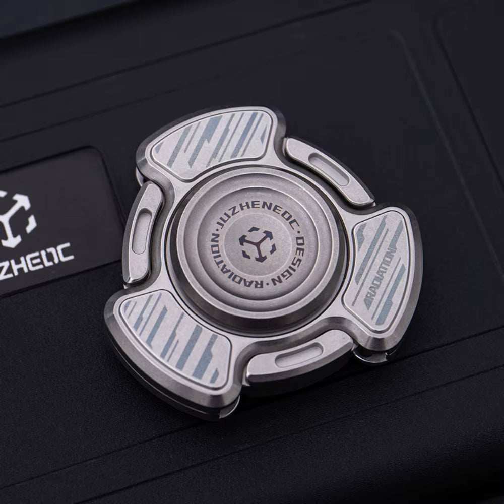 RadiCore：Titanium Alloy EDC Spinner Fidget Toy