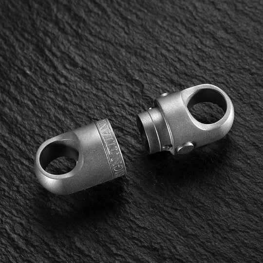 Star-to-Orbit Attraction:Titanium Spin & Pull Keychain Clip Rotatable Quick-Release Buckle