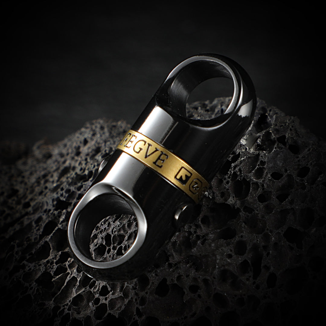 Star-to-Orbit Attraction:Titanium Spin & Pull Keychain Clip Rotatable Quick-Release Buckle