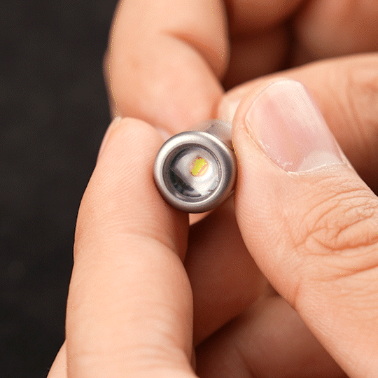 LUMIX Nano Ti— A 100-Lumen Titanium Micro Flashlight
