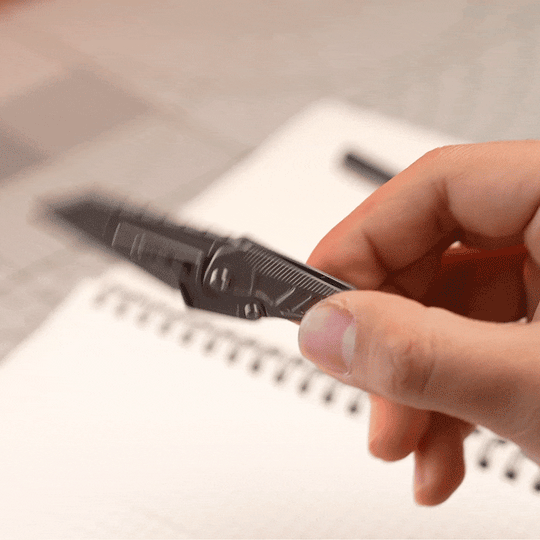 LINKFIN: A Compact Sliding-Link Knife for Everyday Use