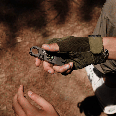 SwitchDisc – Titanium Pocket Tool for Everyday Carry