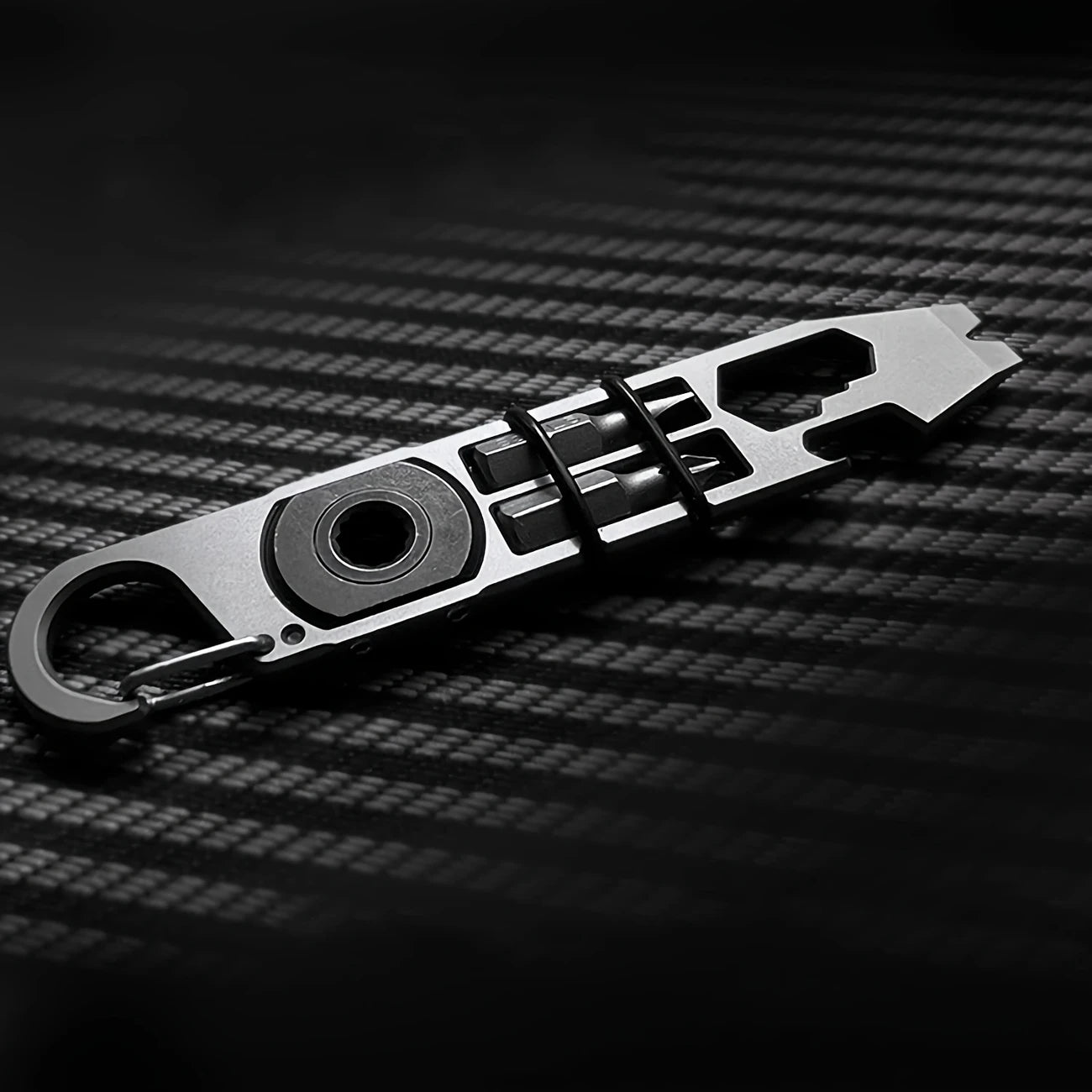 Titanium Falcon EDC Multi-Tool – Ultra-Light Ratchet Pry Bar & Dual Bits