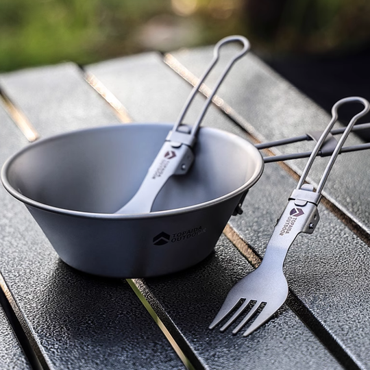 Featherlight Feast: Ultralight Titanium Folding Utensil Set for Travel