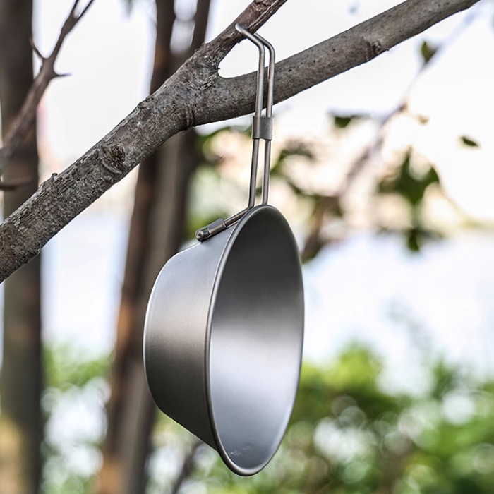 Featherlight Feast: Ultralight Titanium Folding Utensil Set for Travel