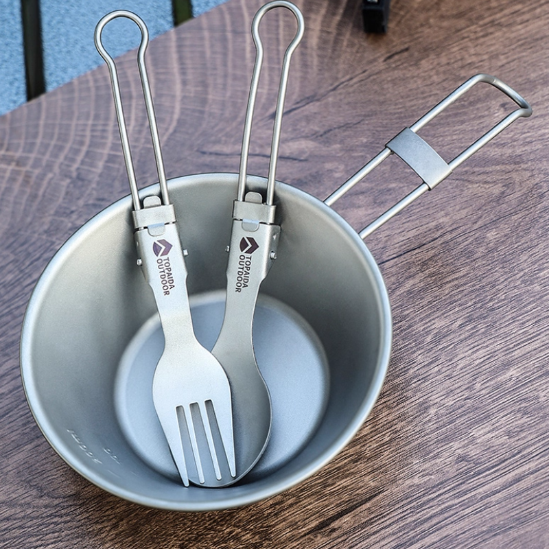 Featherlight Feast: Ultralight Titanium Folding Utensil Set for Travel