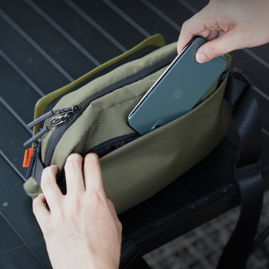 The Kavreno:Outdoor Waterproof Camera Portable Multi-Functional Bag